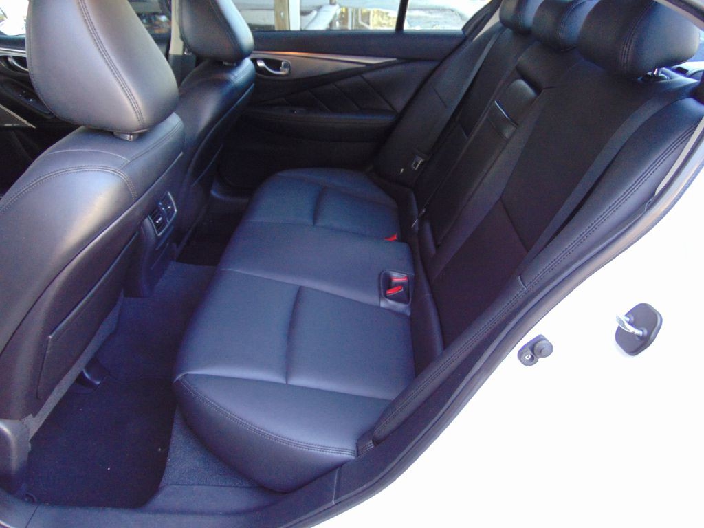 2017 INFINITI Q50 Image 21