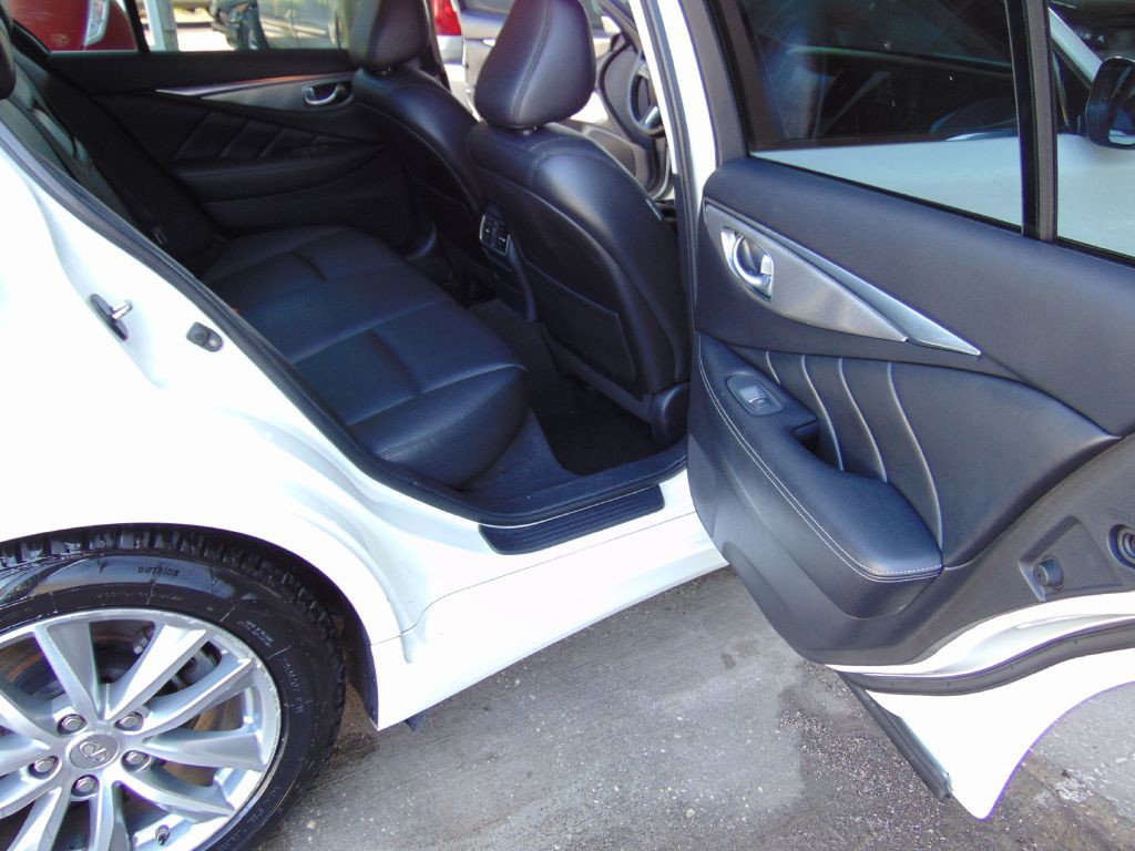 2017 INFINITI Q50 Image 22