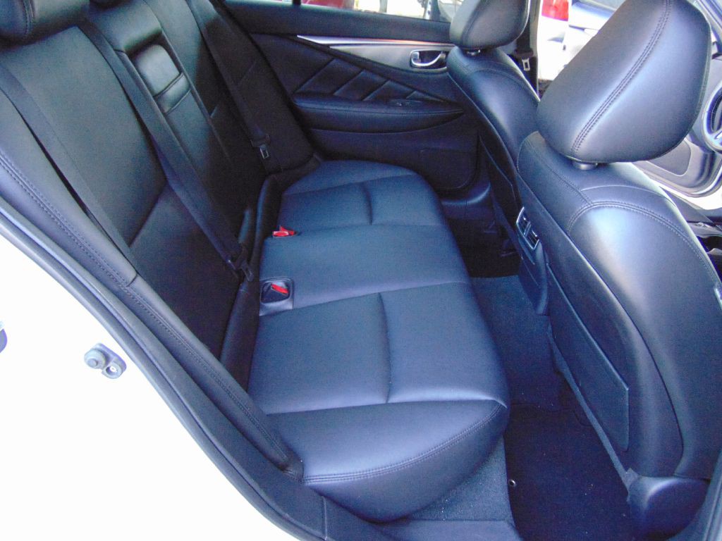 2017 INFINITI Q50 Image 23