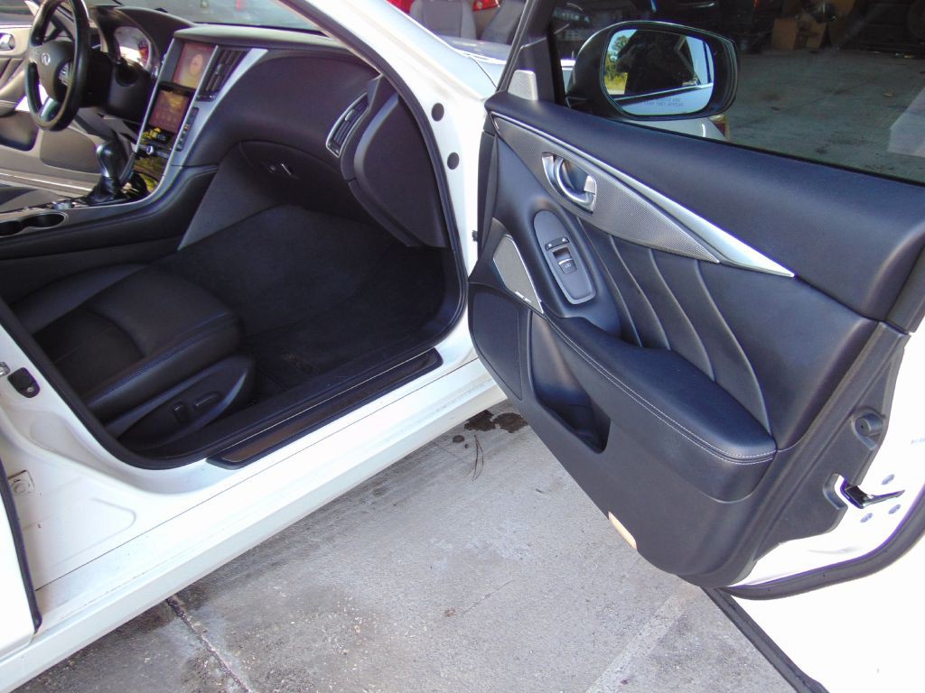 2017 INFINITI Q50 Image 24