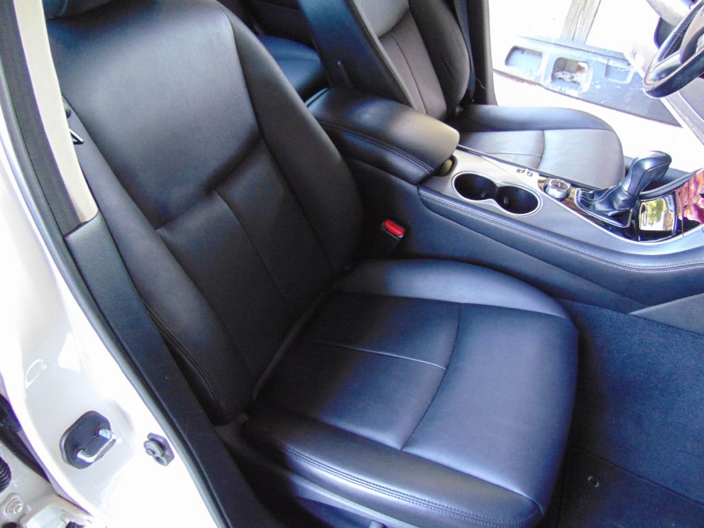 2017 INFINITI Q50 Image 26
