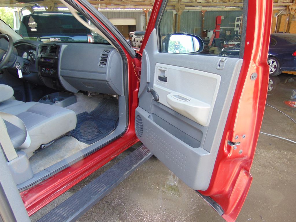2006 Dodge Dakota Image 28
