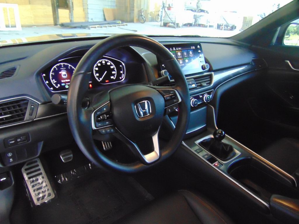 2018 Honda Accord Image 24