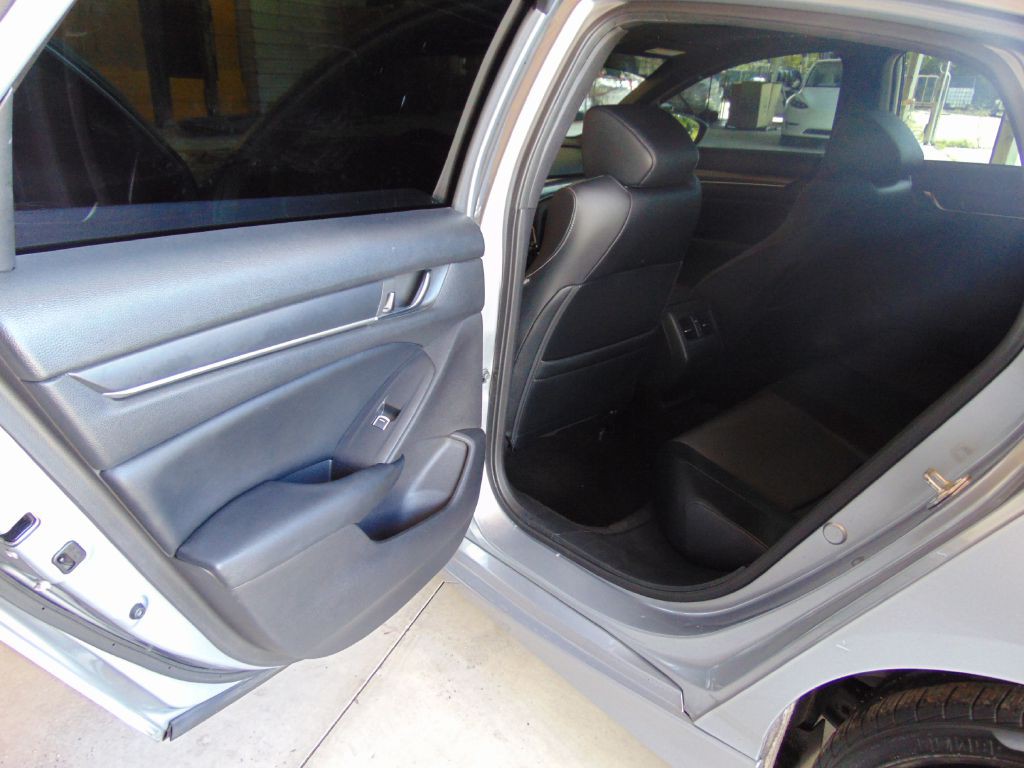2018 Honda Accord Image 27