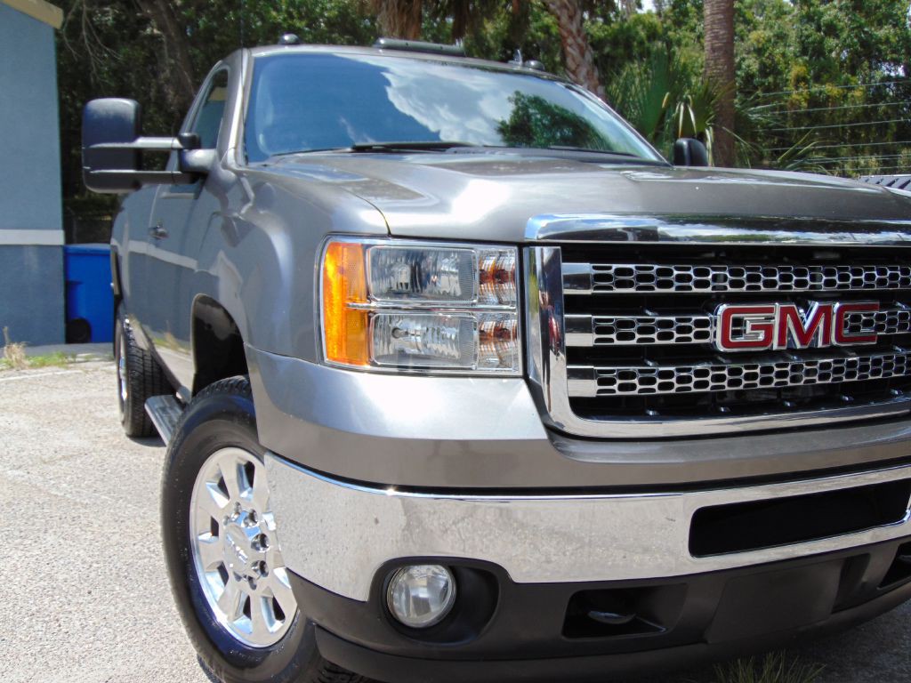 2013 GMC Sierra Image 2