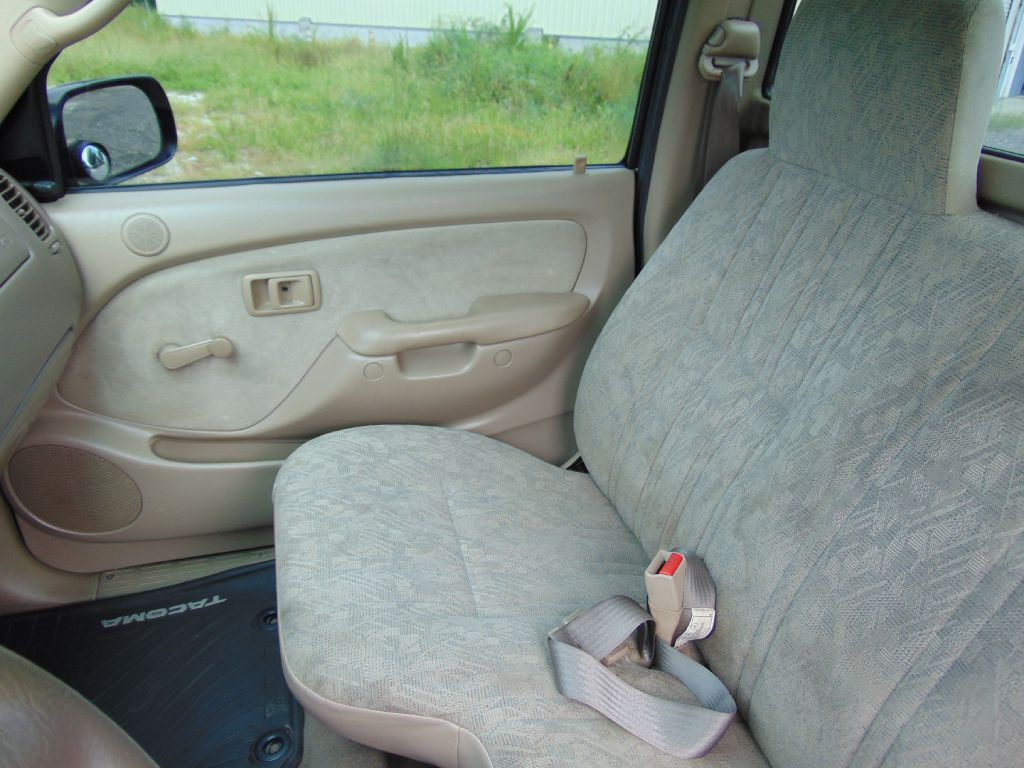 2001 Toyota Tacoma Image 24