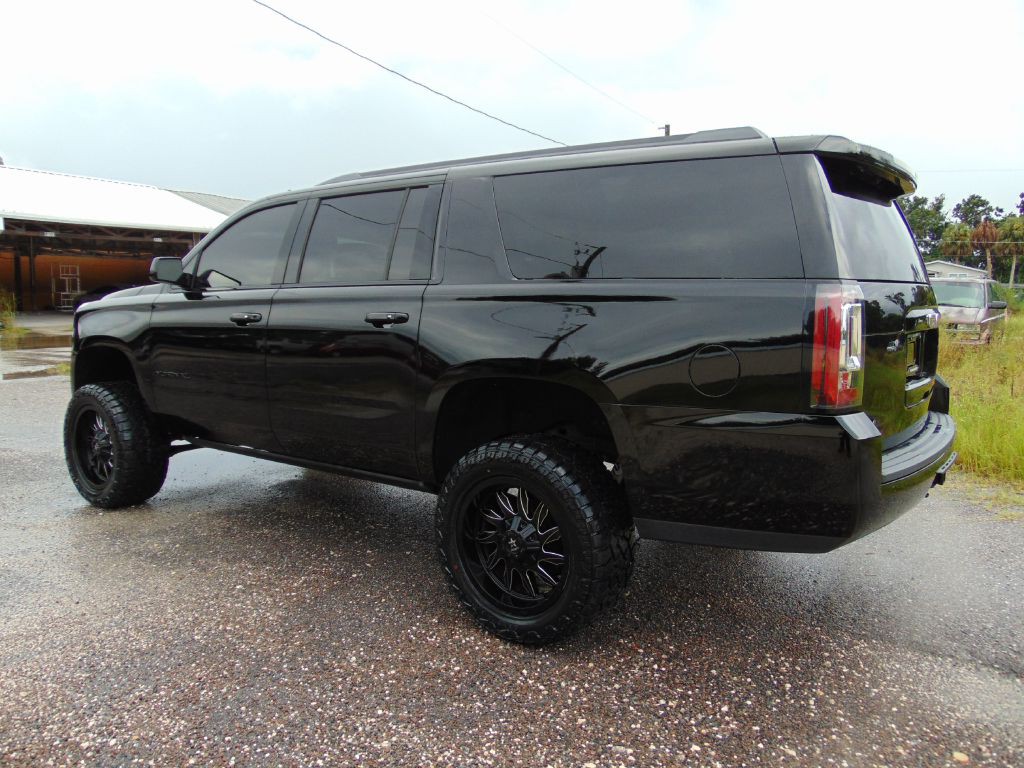 2017 GMC Yukon Image 9