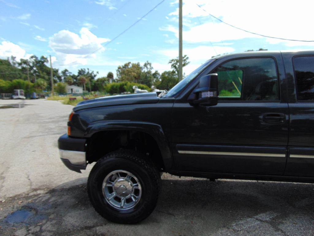 2005 Chevrolet Silverado 1500 Image 3