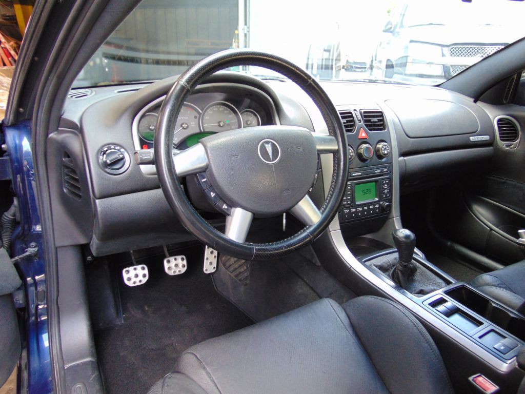 2005 Pontiac GTO Image 28