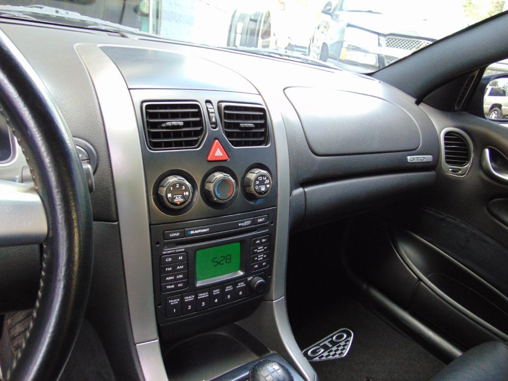 2005 Pontiac GTO Image 30