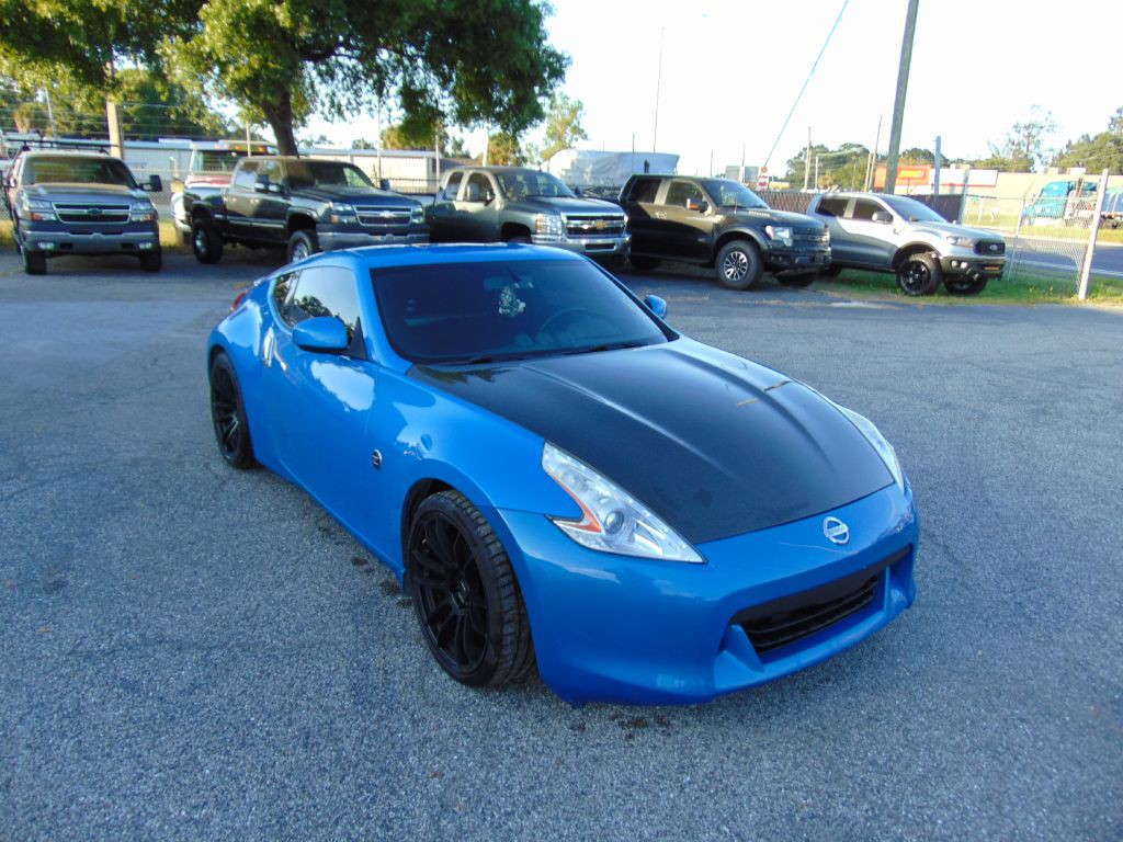 2010 Nissan 370Z Image 3