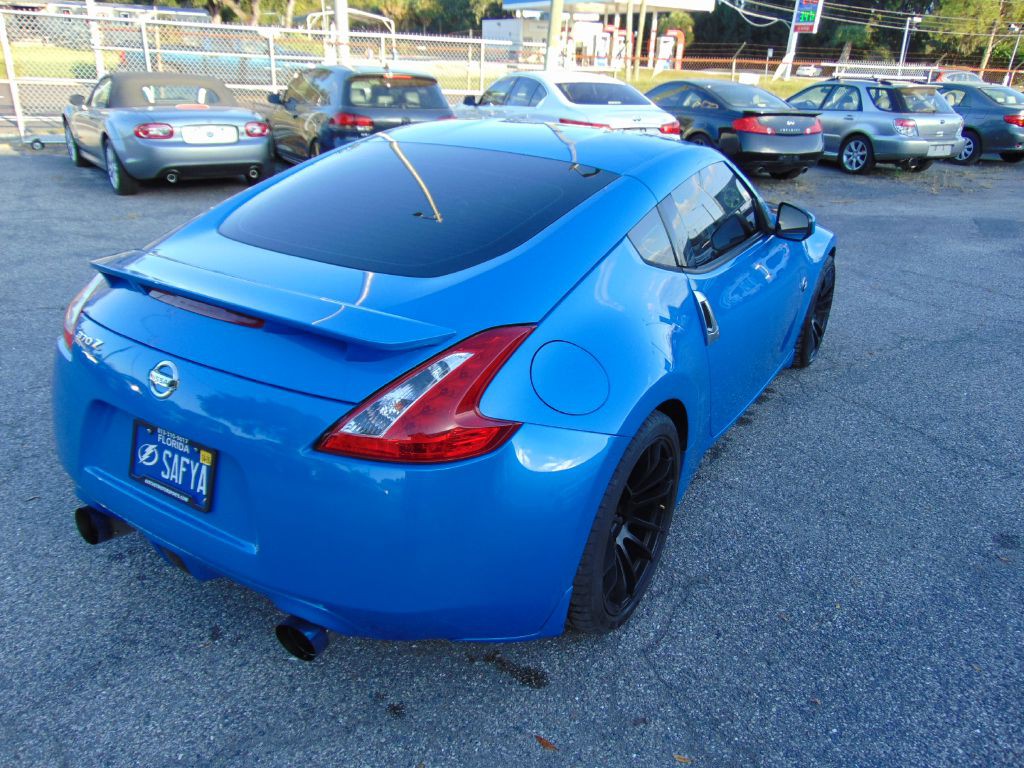 2010 Nissan 370Z Image 9