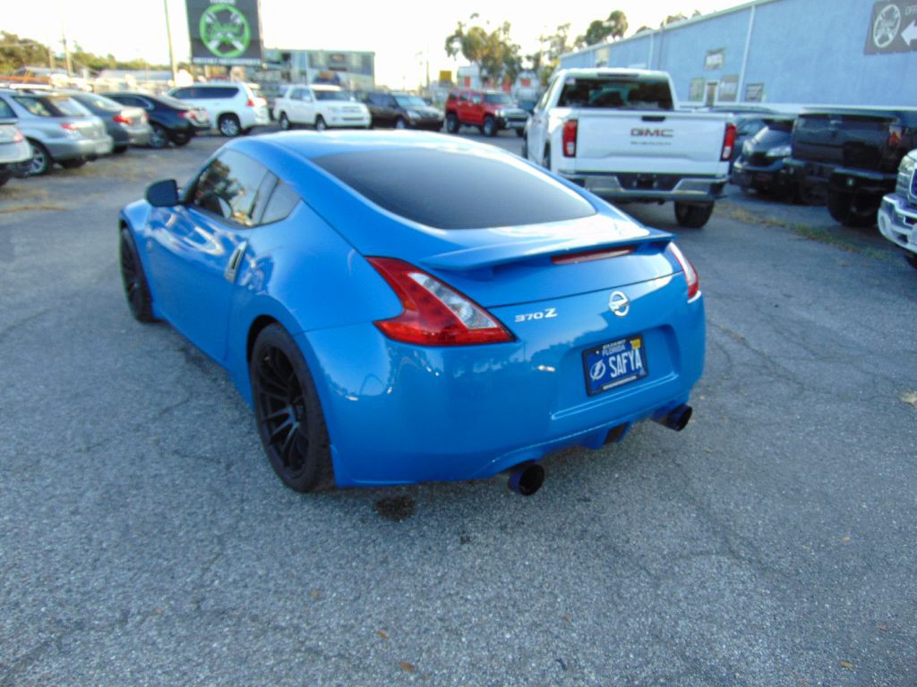 2010 Nissan 370Z Image 12