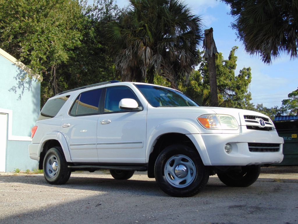 2005 Toyota Sequoia Image 2
