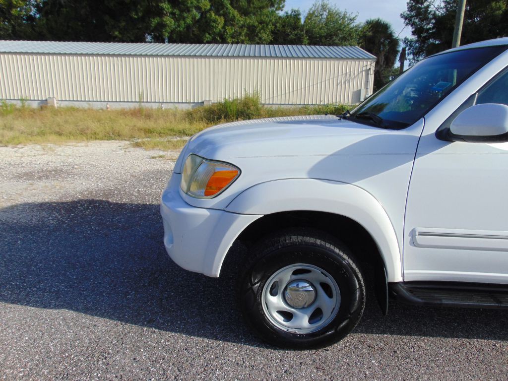 2005 Toyota Sequoia Image 5