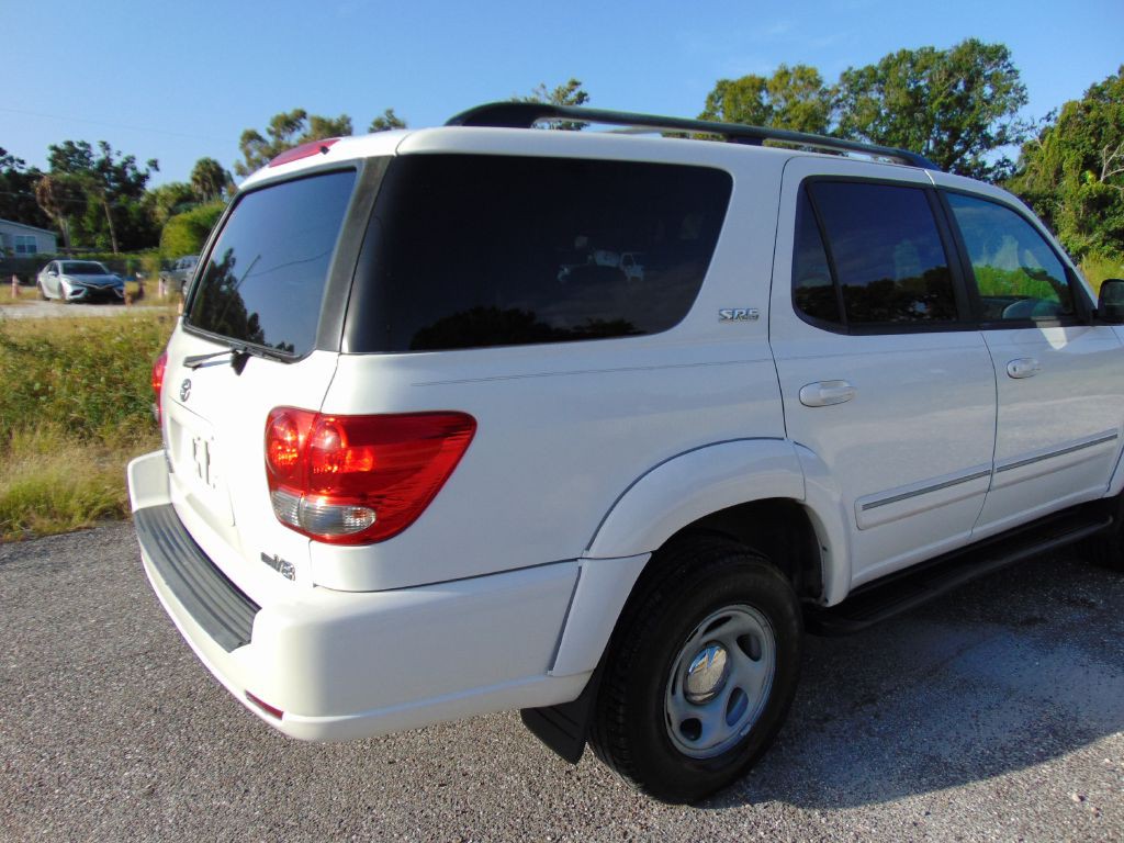 2005 Toyota Sequoia Image 11