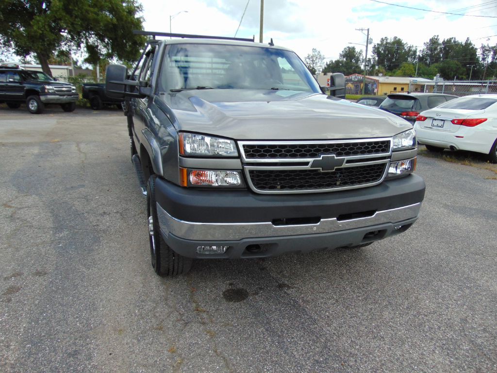 2006 Chevrolet Silverado 1500 Image 3