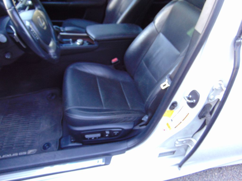 2014 Lexus GS Image 17
