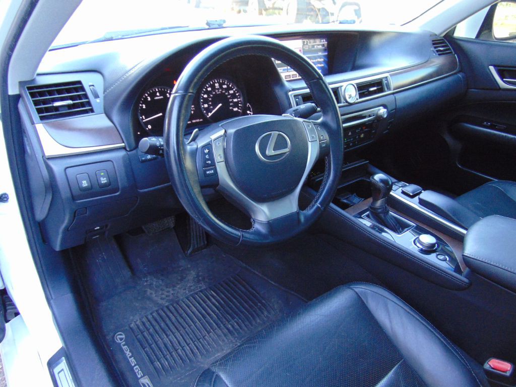 2014 Lexus GS Image 18