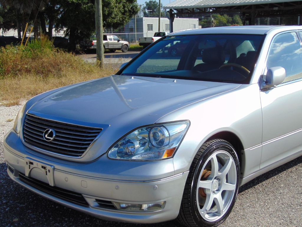 2005 Lexus LS Image 1