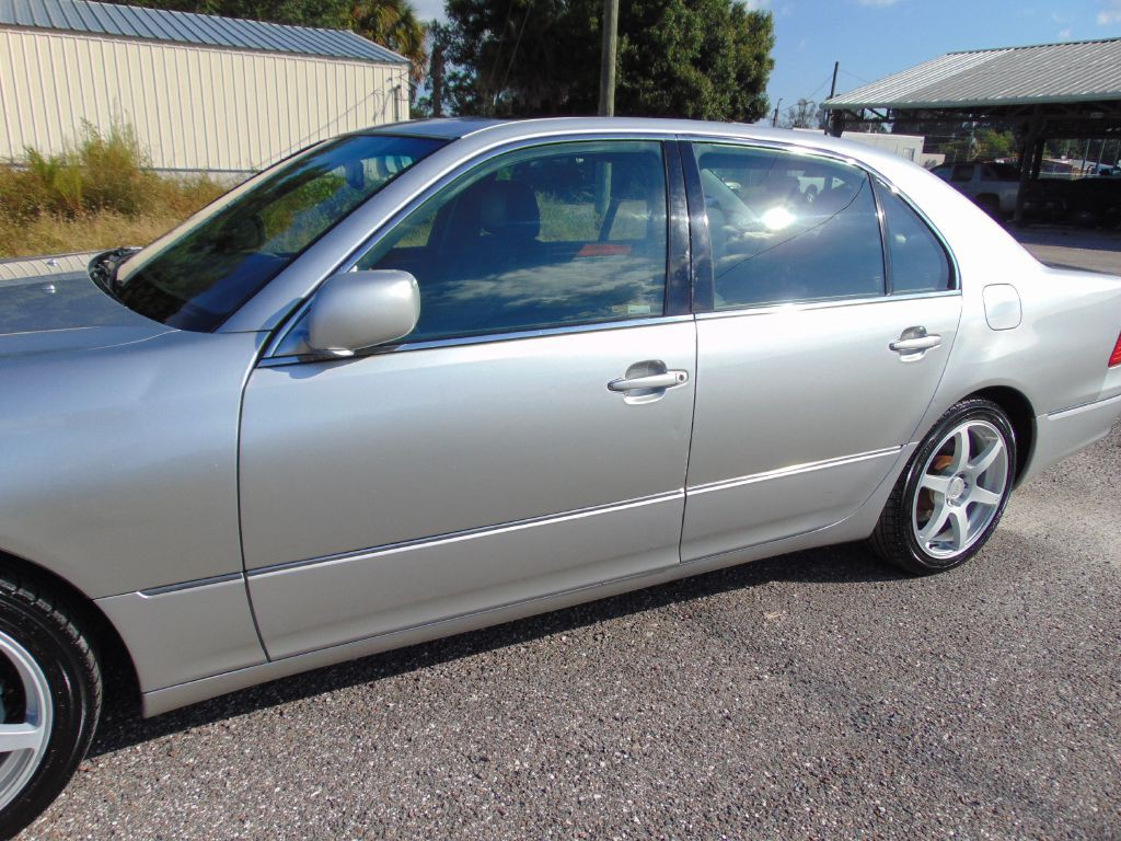 2005 Lexus LS Image 4