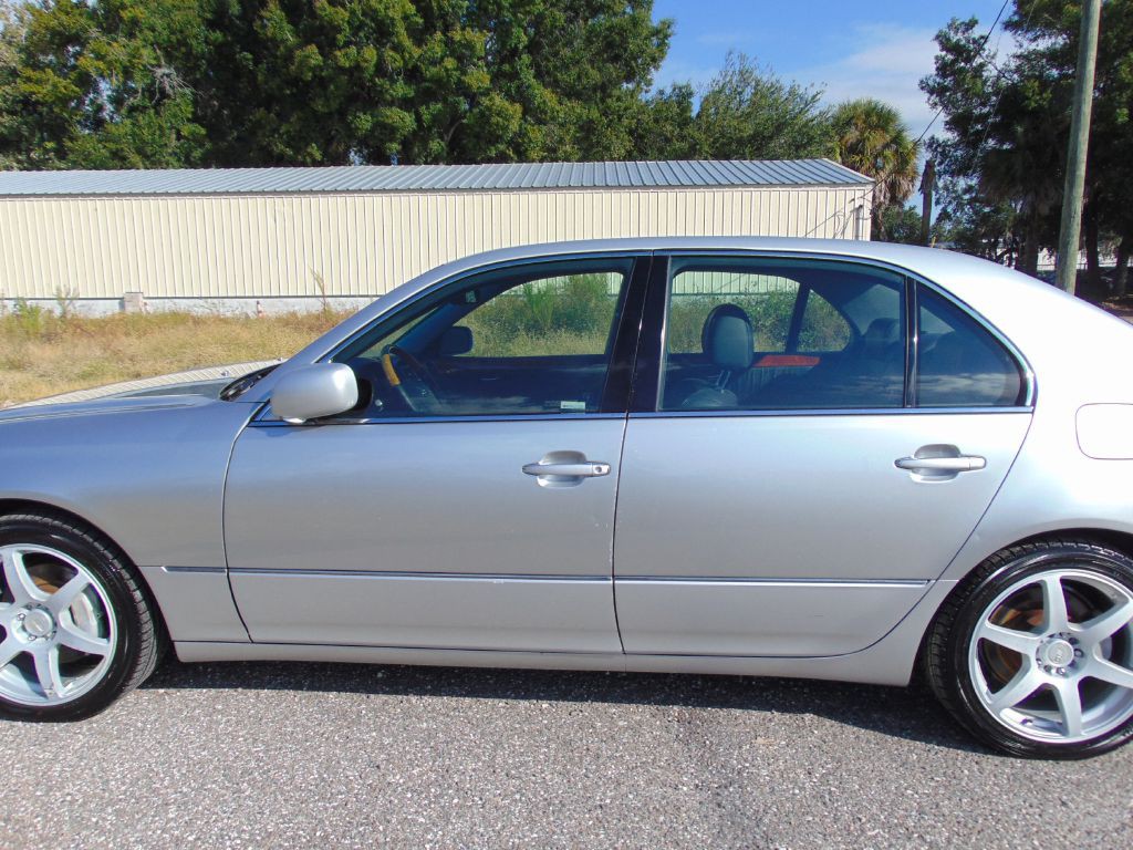 2005 Lexus LS Image 5