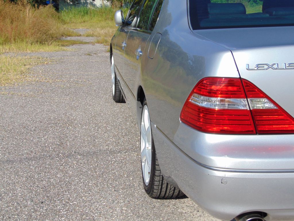 2005 Lexus LS Image 8