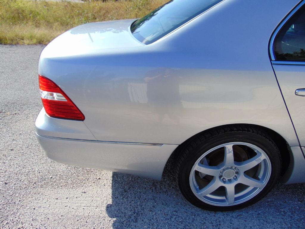 2005 Lexus LS Image 11