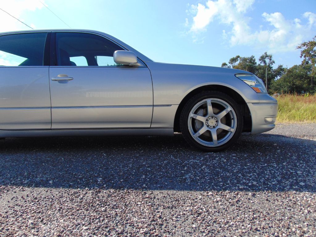 2005 Lexus LS Image 14