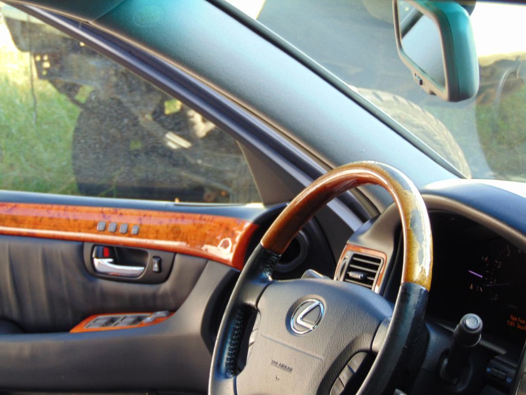 2005 Lexus LS Image 24