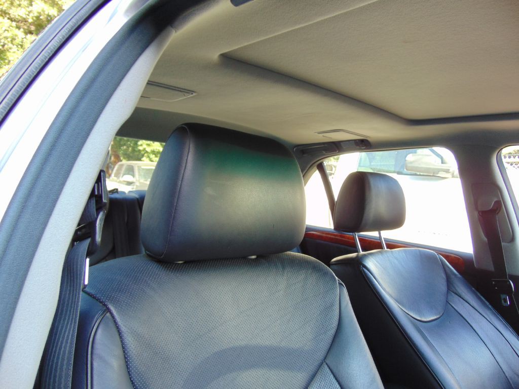 2005 Lexus LS Image 26