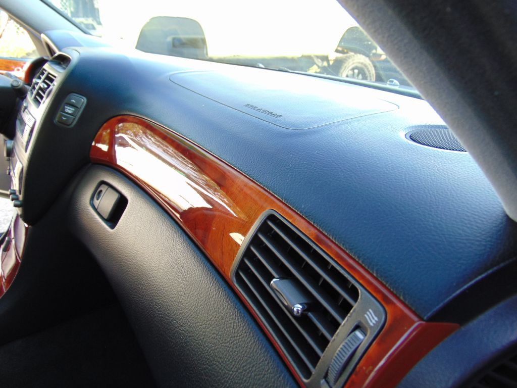 2005 Lexus LS Image 28