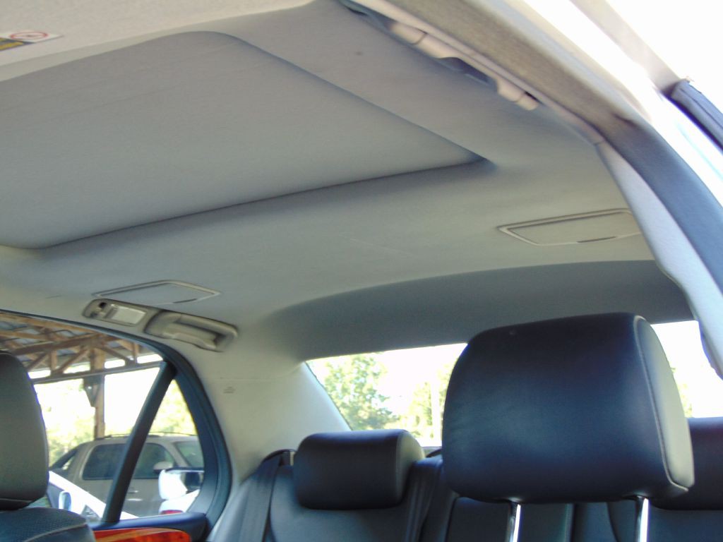 2005 Lexus LS Image 30