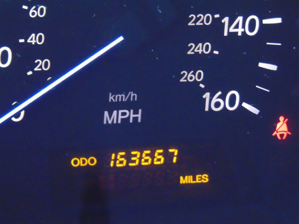 2005 Lexus LS Image 32