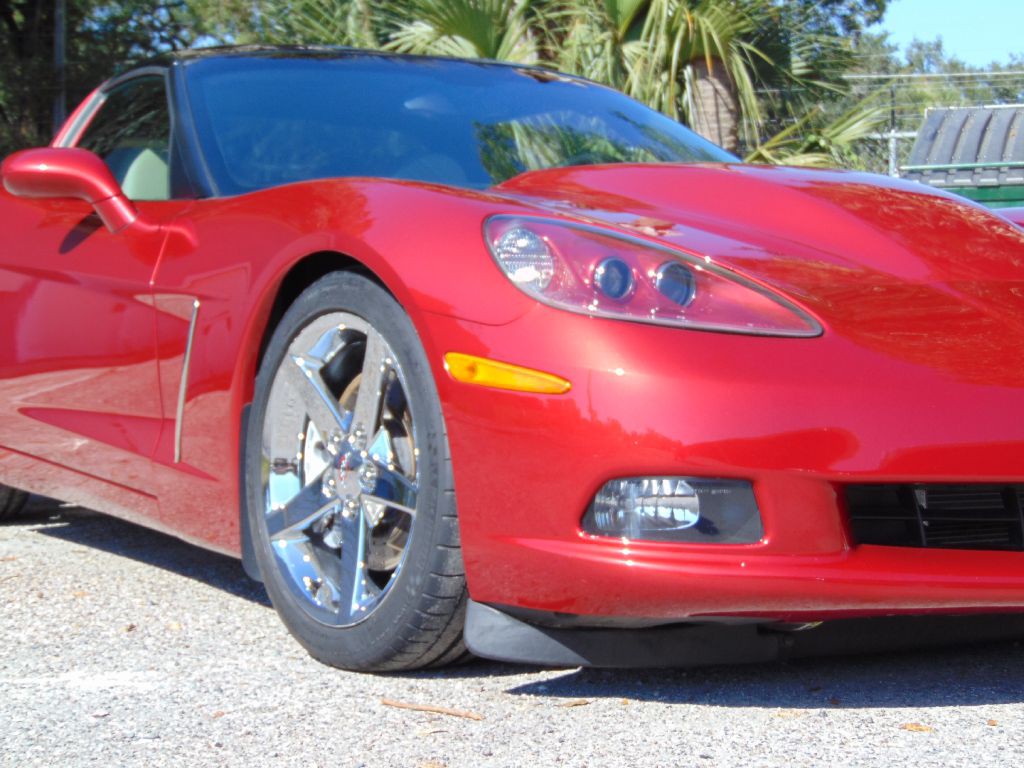 2005 Chevrolet Corvette Image 2