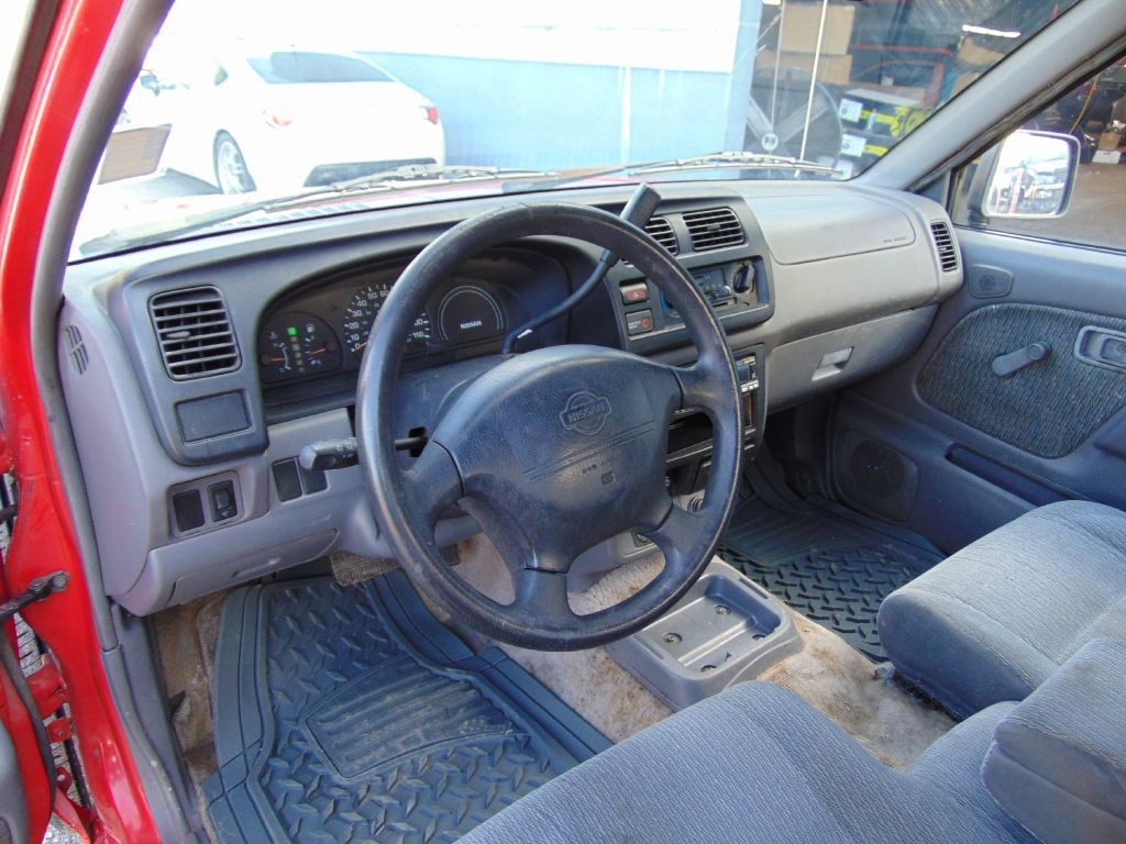 1999 Nissan Frontier Image 16