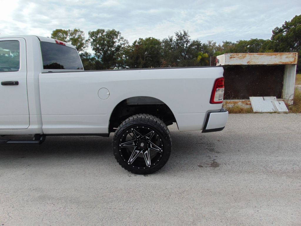 2021 RAM 3500 Image 4