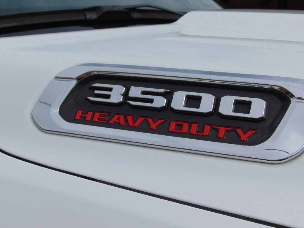 2021 RAM 3500 Image 11