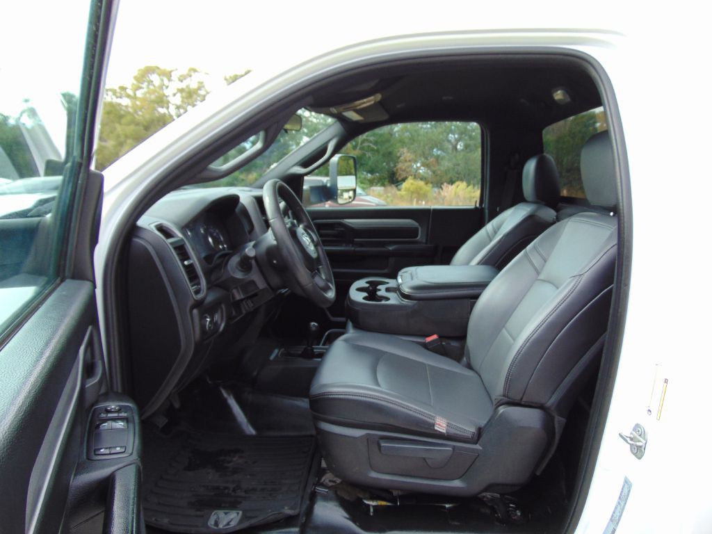 2021 RAM 3500 Image 17