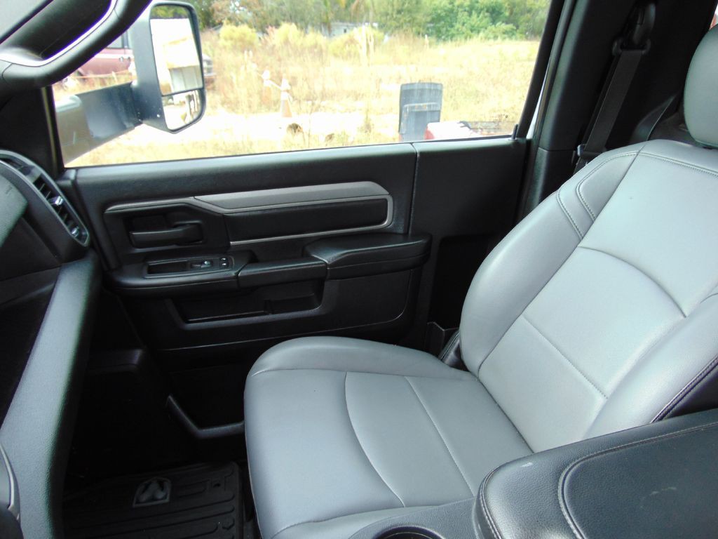 2021 RAM 3500 Image 19