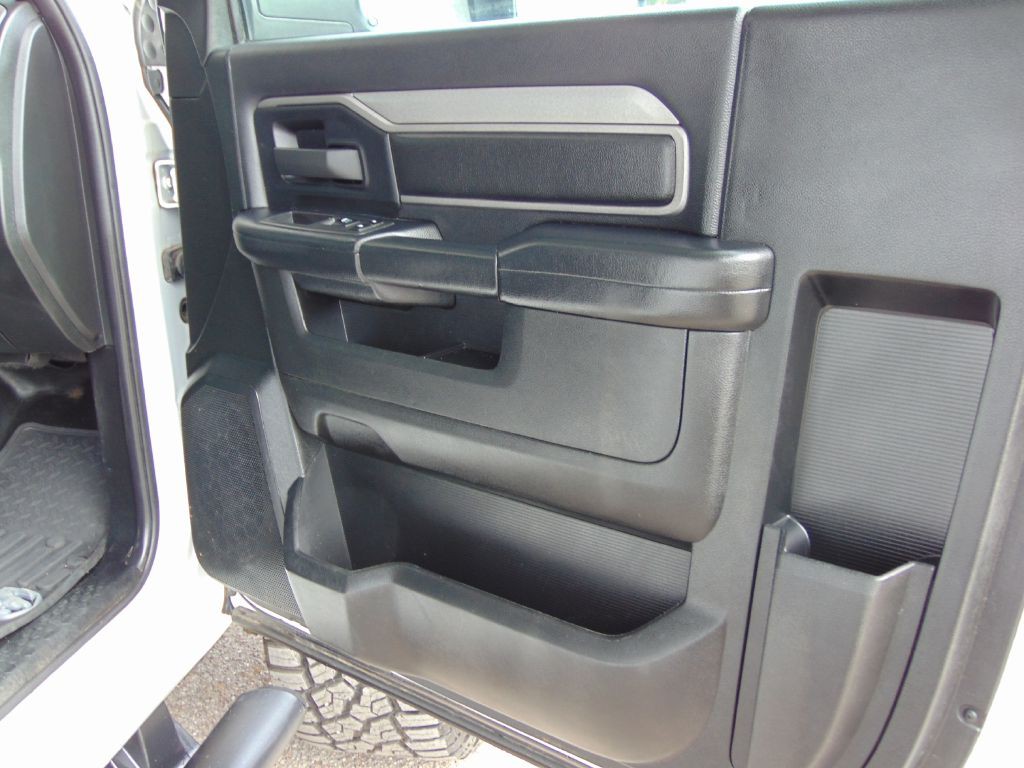 2021 RAM 3500 Image 25