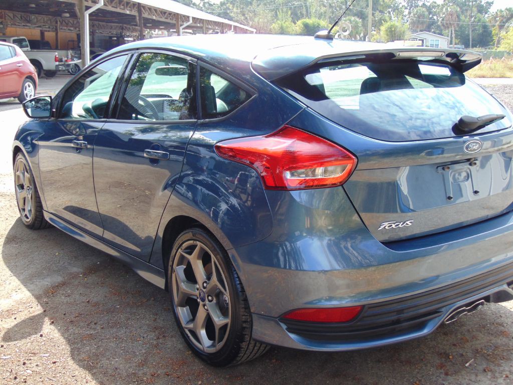 2018 Ford Focus Image 4