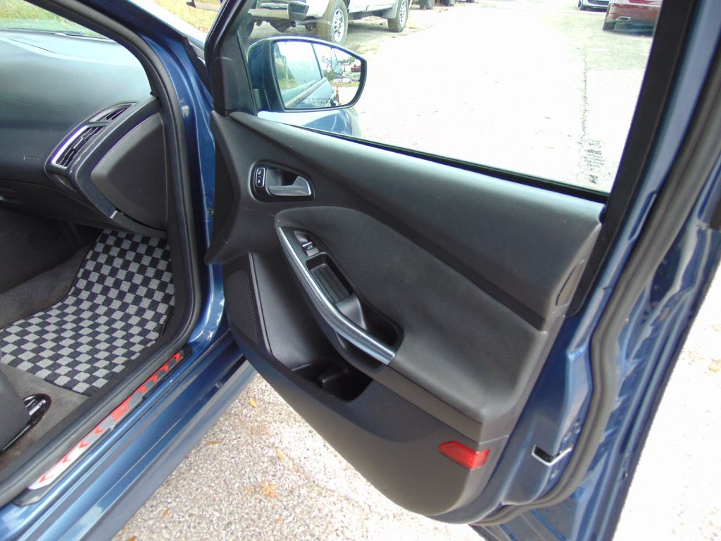 2018 Ford Focus Image 25