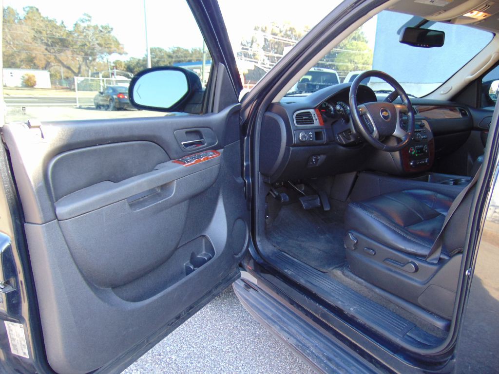 2011 Chevrolet Tahoe Image 14