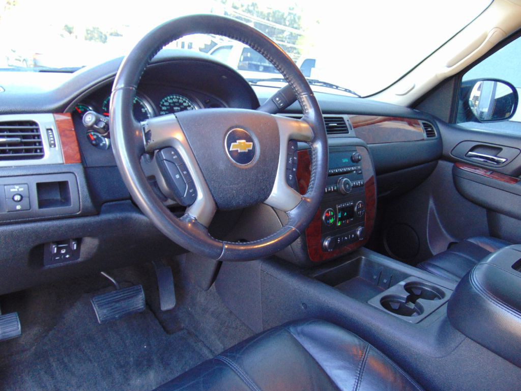 2011 Chevrolet Tahoe Image 17