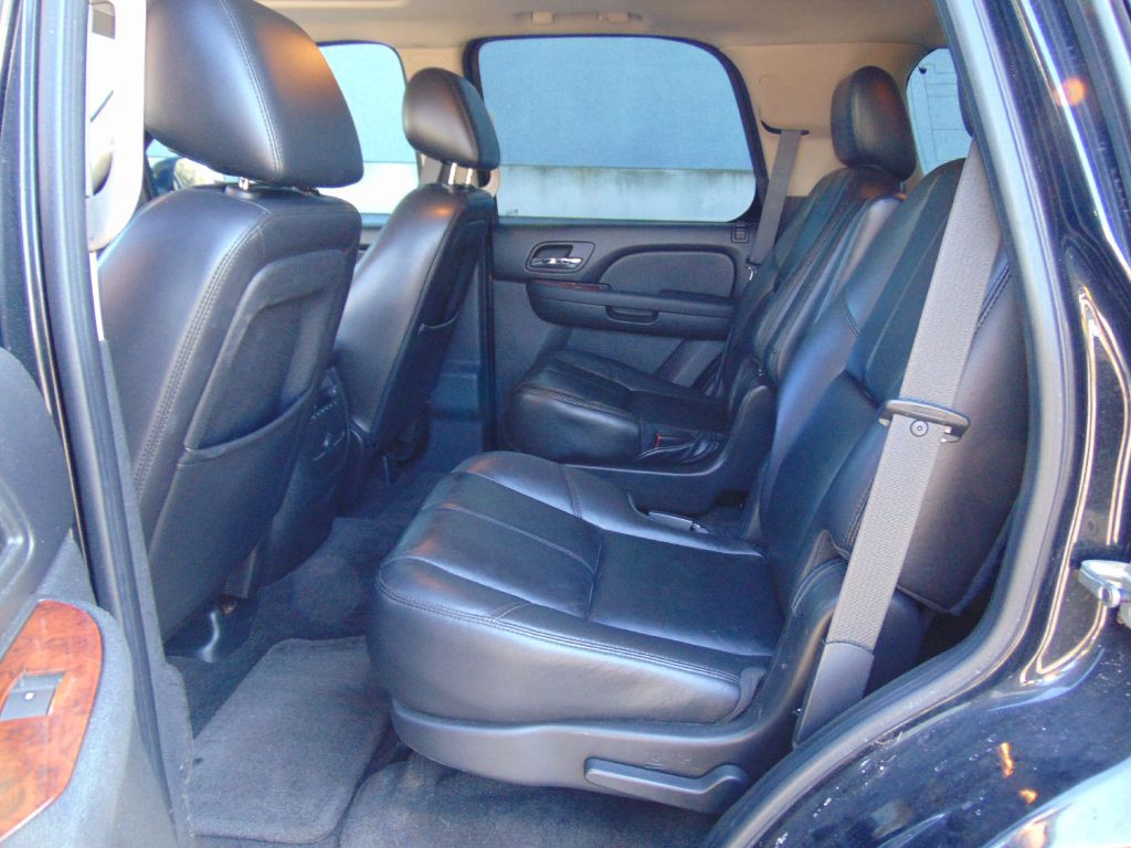 2011 Chevrolet Tahoe Image 22