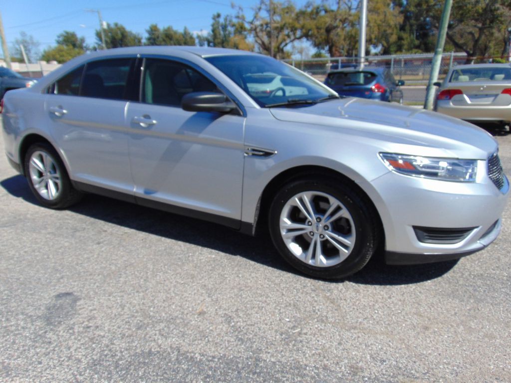 2015 Ford Taurus Image 12