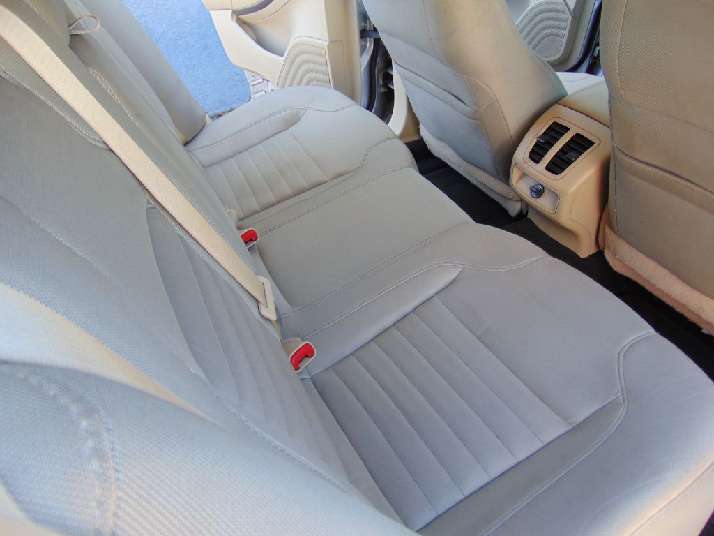 2015 Ford Taurus Image 23