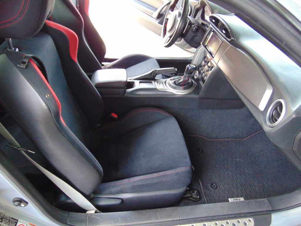 2013 Scion FR-S Image 17