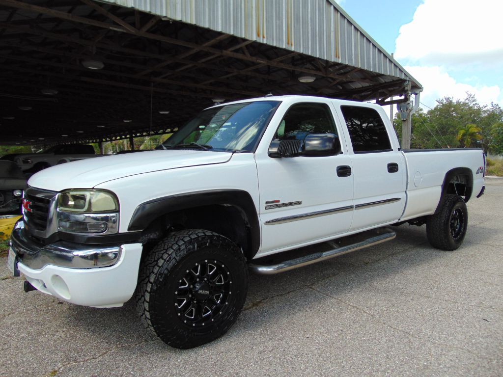 2004 GMC Sierra Image 1